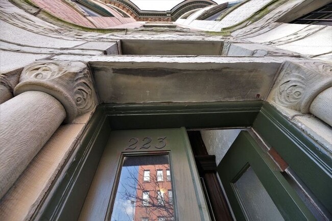 Building Photo - 223 E Preston St