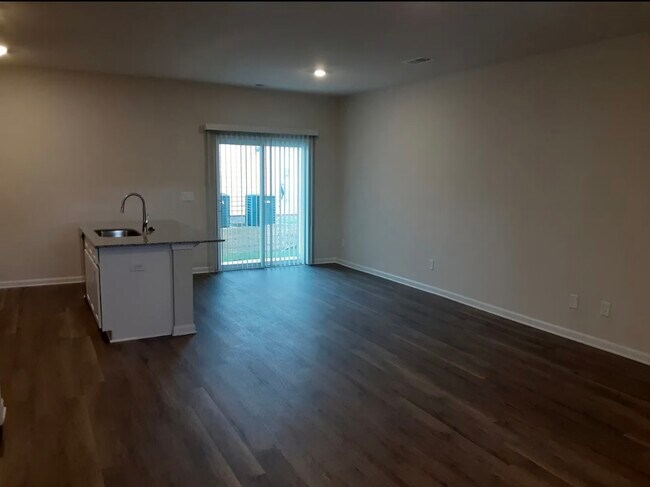 Foto del edificio - 938 Drake Grv Ln