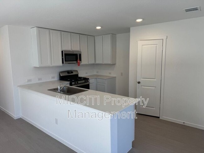 Foto del edificio - 9161 Luciano Pl