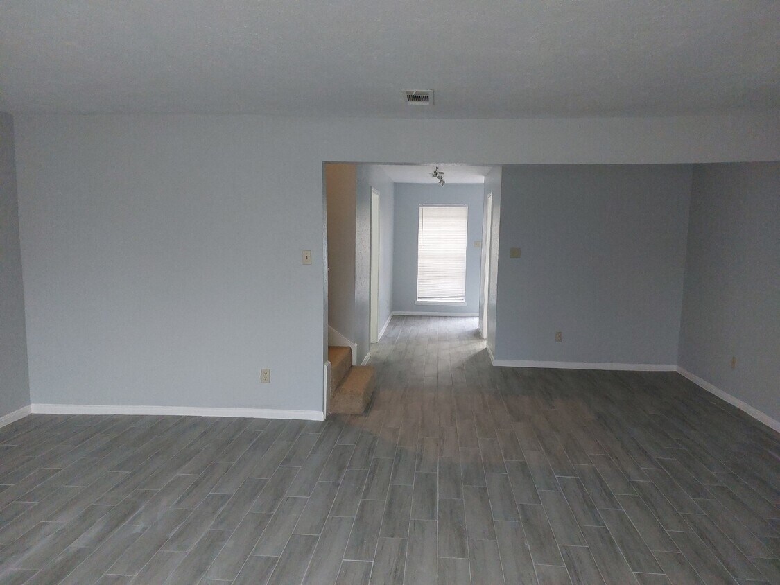 Primary Photo - 1846 Hollister St