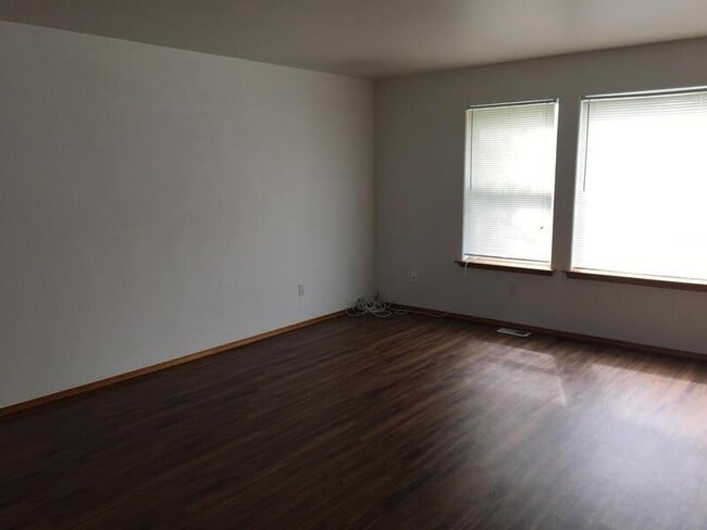 Foto del edificio - 1330 D S Skyline Dr