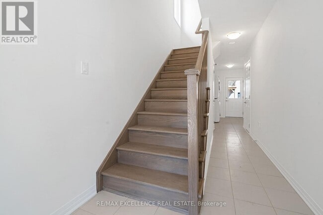 Building Photo - 12 Hine Rd