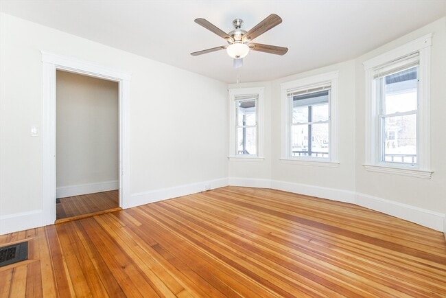 Foto del edificio - 359 Concord St