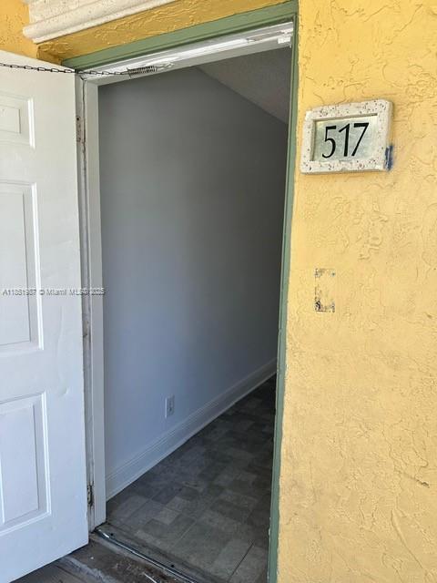 Foto del edificio - 517 Meadows Cir