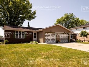 Building Photo - 2571 Trojan Dr