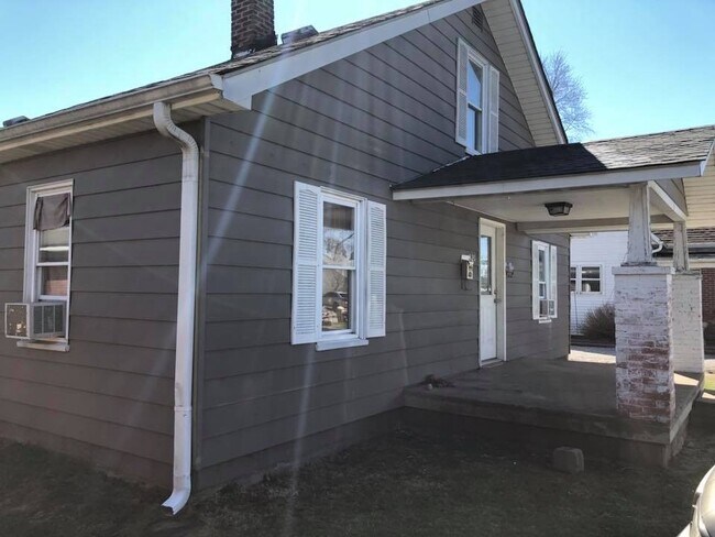 Foto del edificio - 321 Hege Ave