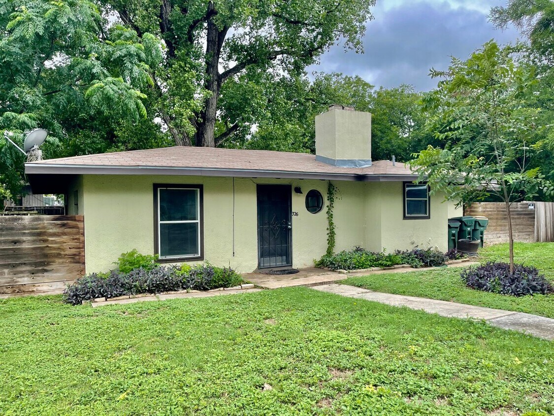 Foto principal - Charming Retreat - 2 Minute Walk to the Ri...