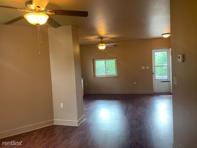 Foto del edificio - 3 br, 1 bath Townhome - 429 library ave
