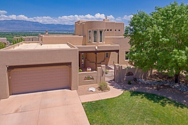 Building Photo - 3808 Alamogordo Dr NW