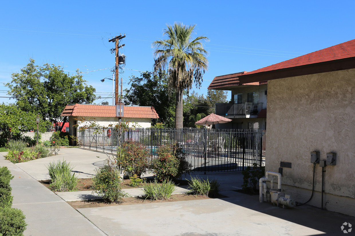 Primary Photo - Sierra Vista Apartments