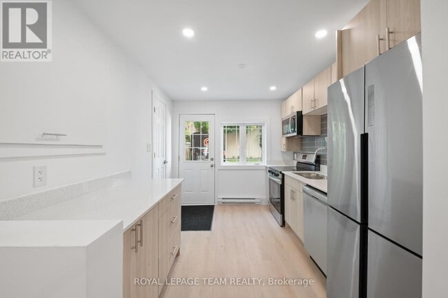 Building Photo - 145 St Andrew St