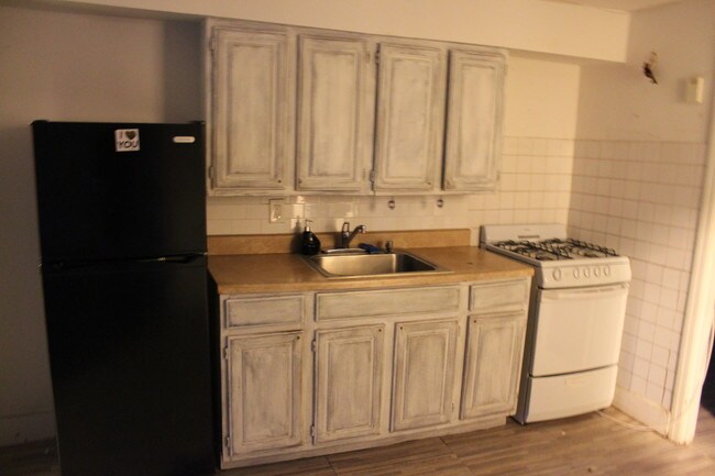 Building Photo - 570 Saint Marks Ave