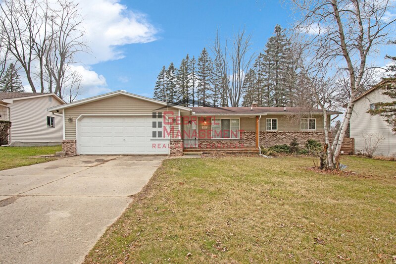 Primary Photo - 522 Sun Manor Dr