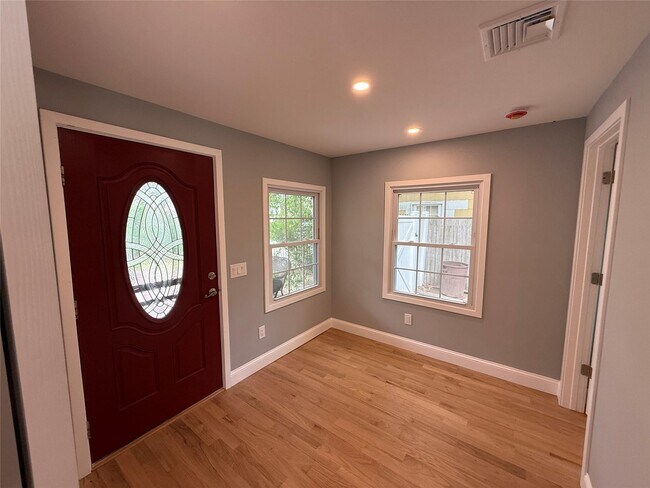 Foto del edificio - 64 Haymaker Ln