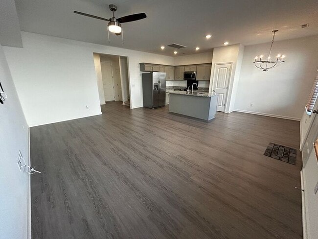 Building Photo - 2656 Lakevilla Dr