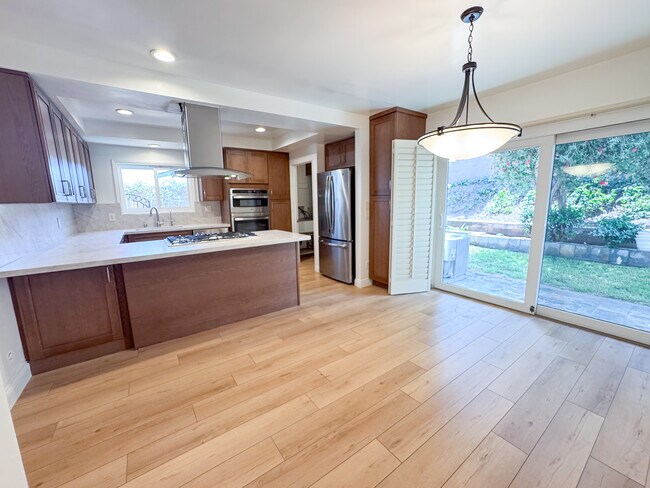Foto del edificio - 2402 W 227th St