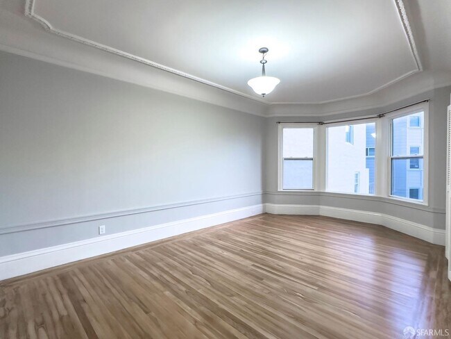 Building Photo - 2725 Van Ness Ave