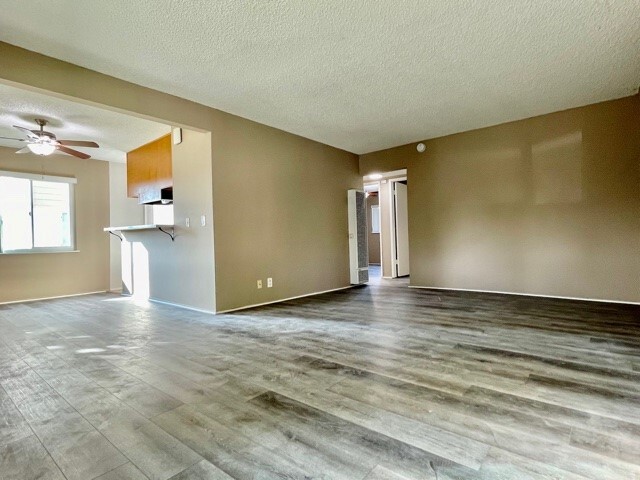 Foto principal - 2964 Peppertree Ln