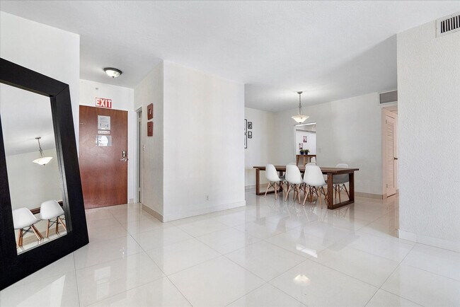Foto del edificio - 3801 S Ocean Dr
