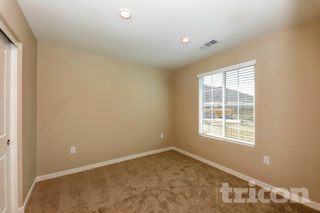 Interior Photo - Tricon Winchester