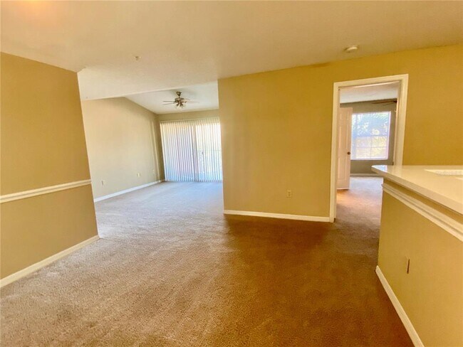 Foto del edificio - 1989 Summer Club Dr