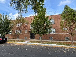 Building Photo - 5904 W Berteau Ave