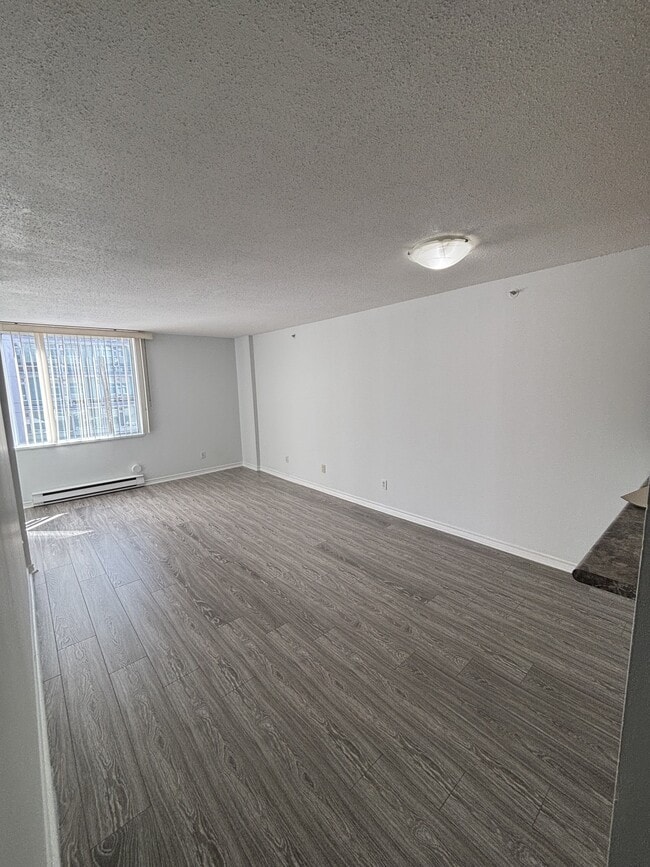 Building Photo - 1278 Granville St