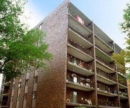 Building Photo - Sun Ray Manor