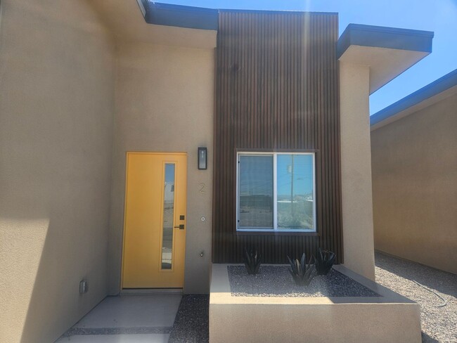 Building Photo - 181 Hacienda Loop