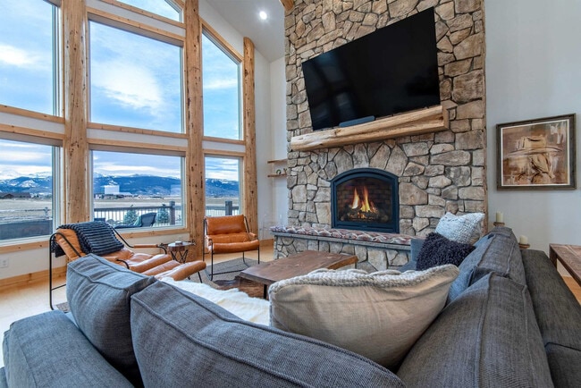 Building Photo - 4535 Roxanne St