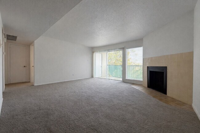 Foto del edificio - 2822 S Bartell Dr