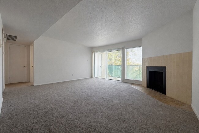 Photo - 2822 S Bartell Dr Apartment