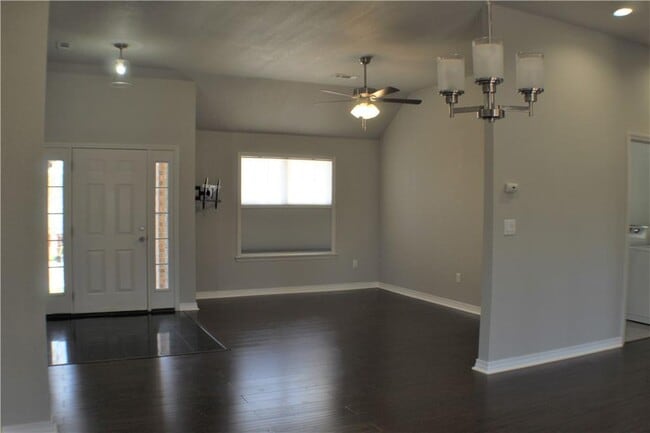 Building Photo - 13 Whitfield Ln