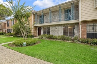 Building Photo - 1617 W Sam Houston Pkwy S