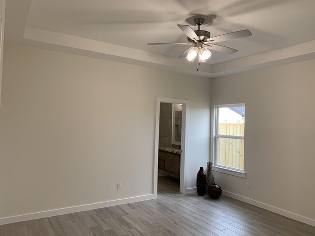 Building Photo - 1409 Los Estribos Dr