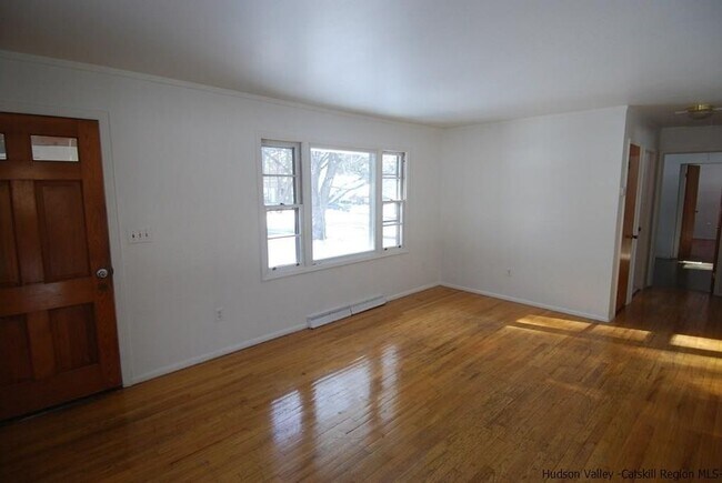 dining room - 19 Mosher Plz