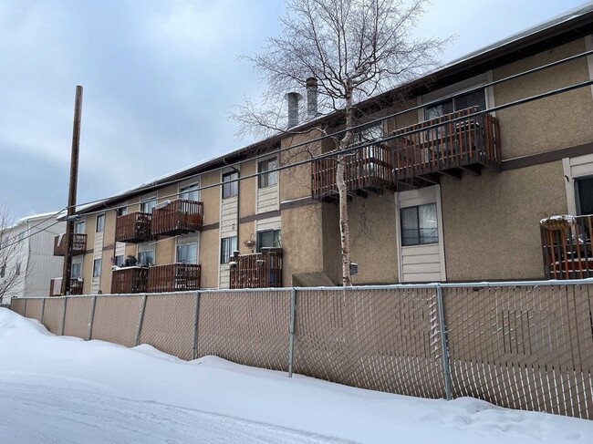 Building Photo - 1046 W 26th Ave