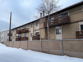 Building Photo - 1046 W 26th Ave