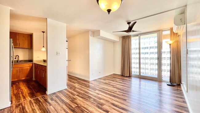 Building Photo - UPDATED 2 BEDROOM UNIT IN CONVENIENT PUNAHOU