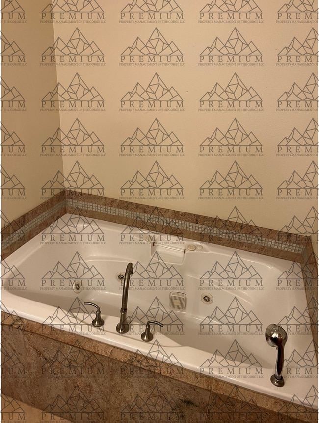 Building Photo - Wilson Street Tri Plex