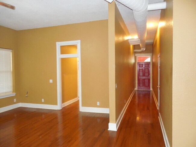 Foto del edificio - Stylish LowerTown Loft Living in the Heart...