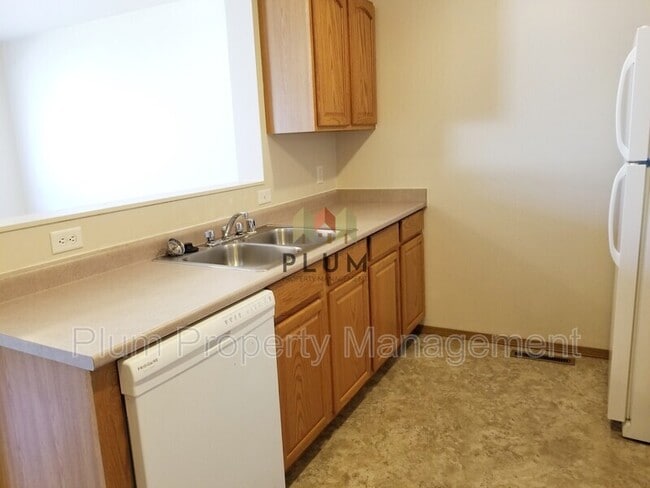 Building Photo - 1946 S 12th St W