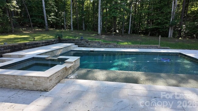 Building Photo - 410 Farm Branch Dr