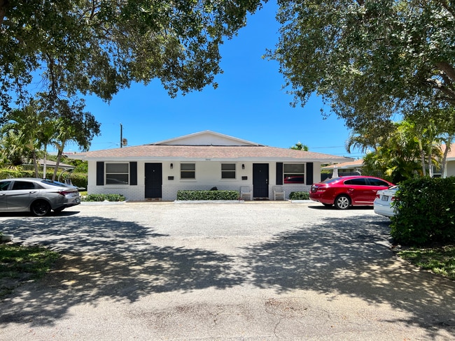 Building Photo - 3013 Albatross Rd