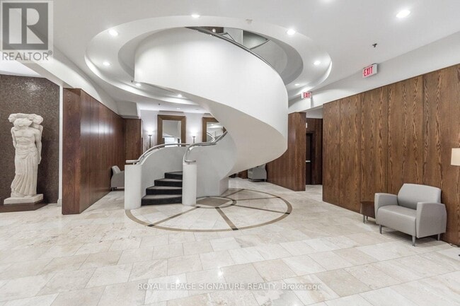 Building Photo - 438 Richmond St W