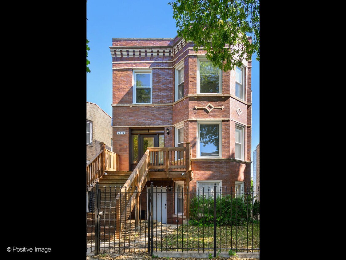 Primary Photo - 2441 N Harding Ave