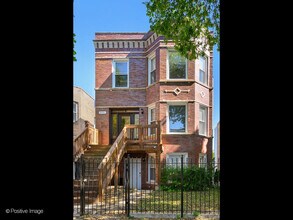 Building Photo - 2441 N Harding Ave
