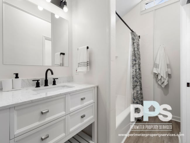 Photo - 2192 Spink St NW House