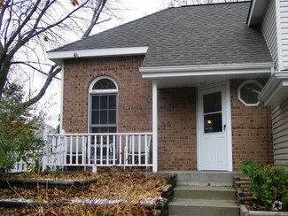 Building Photo - 8782 Hawthorne Dr