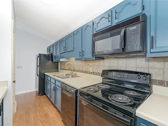 Building Photo - 3701 Cotswold Ter